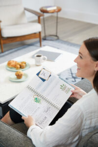 Playful Mint & Silver Links Medium Planner - Image 7