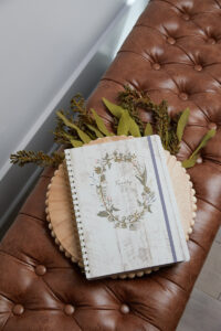 Rustic Sage Oval Wreath Large Planner - Image 3